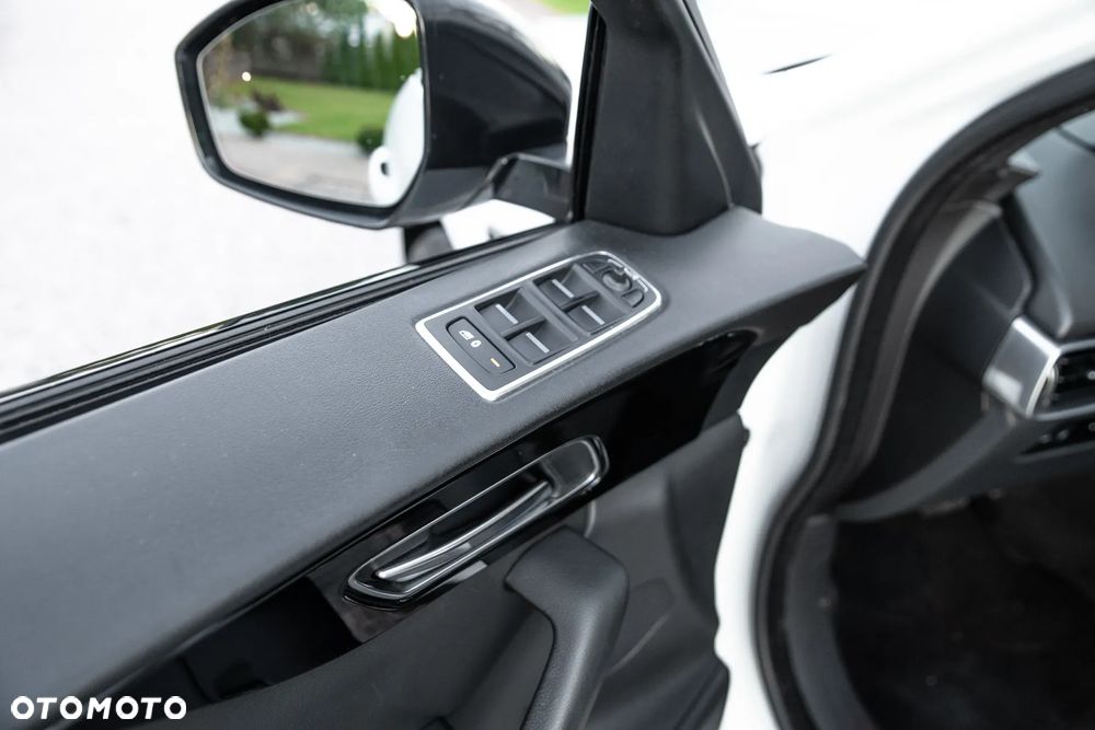 Jaguar F-Pace 25d AWD Prestige - 17