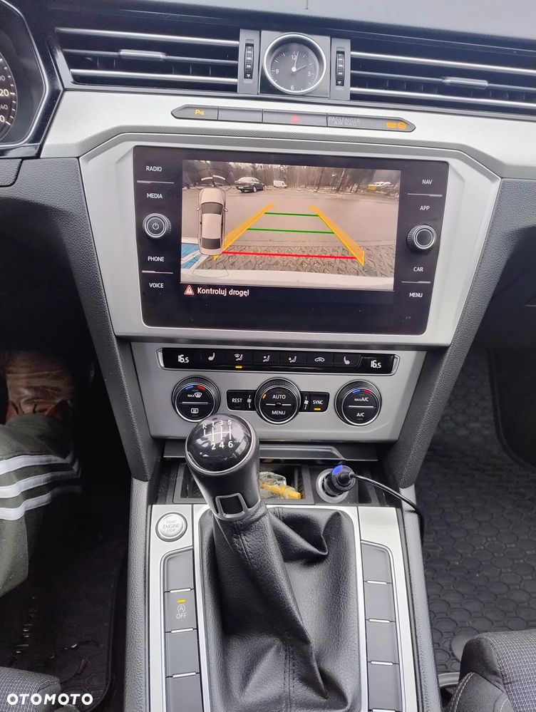 Volkswagen Passat - 9