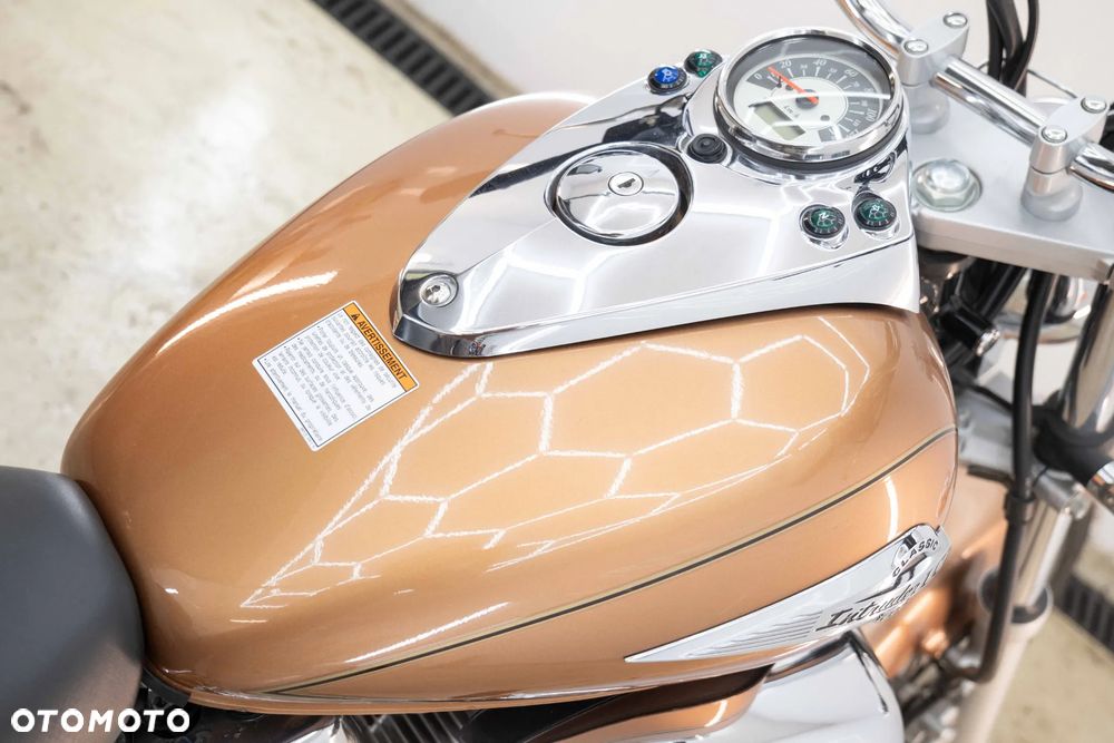 Suzuki Intruder - 21