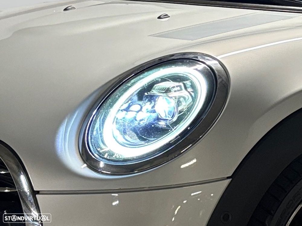 MINI 5 Portas Cooper Camden Edition Auto - 18