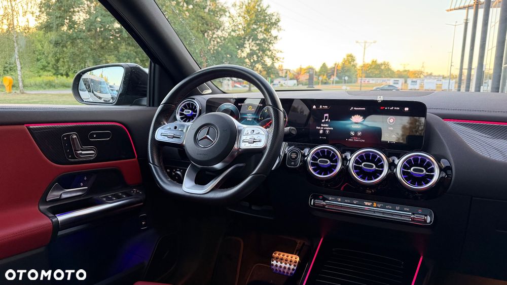 Mercedes-Benz GLA 200 d AMG Line - 13