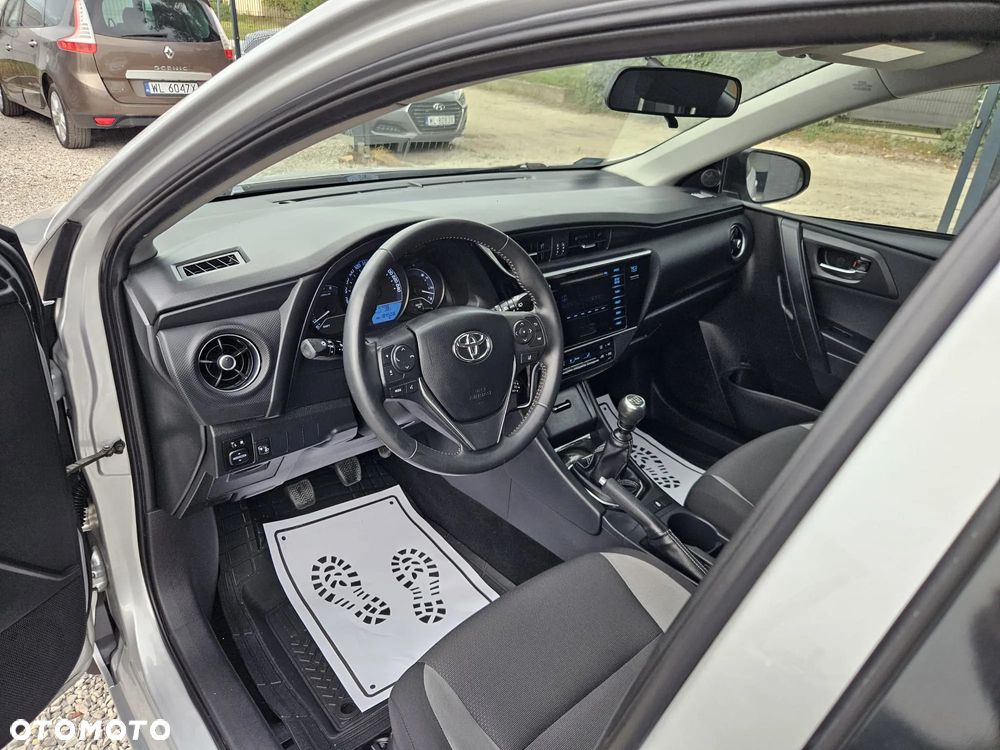 Toyota Auris 1.6 Premium - 21