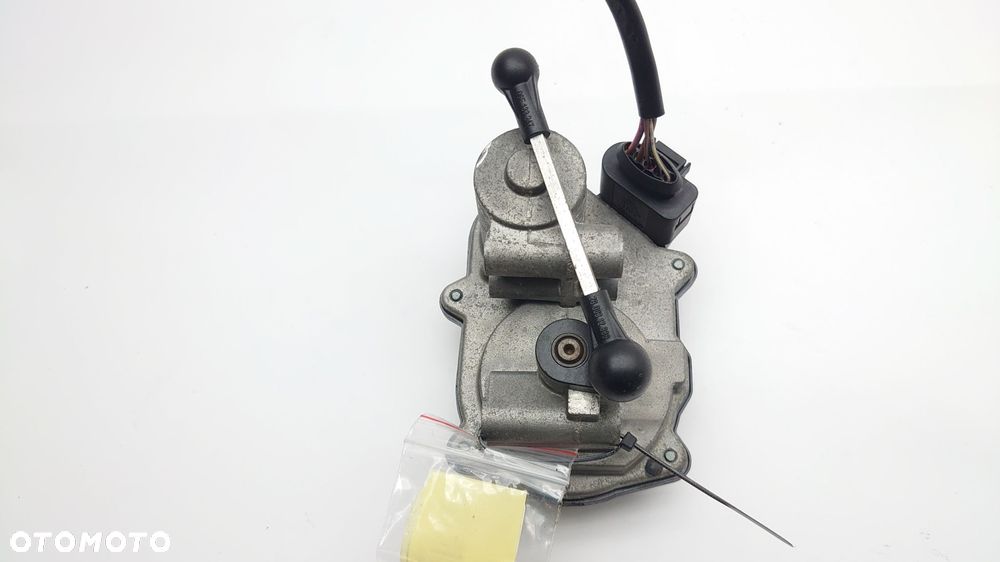 NASTAWNIK KLAPA KOLEKTORA VW PASSAT AUDI A4 B7 A6 2.0 TFSI - 3