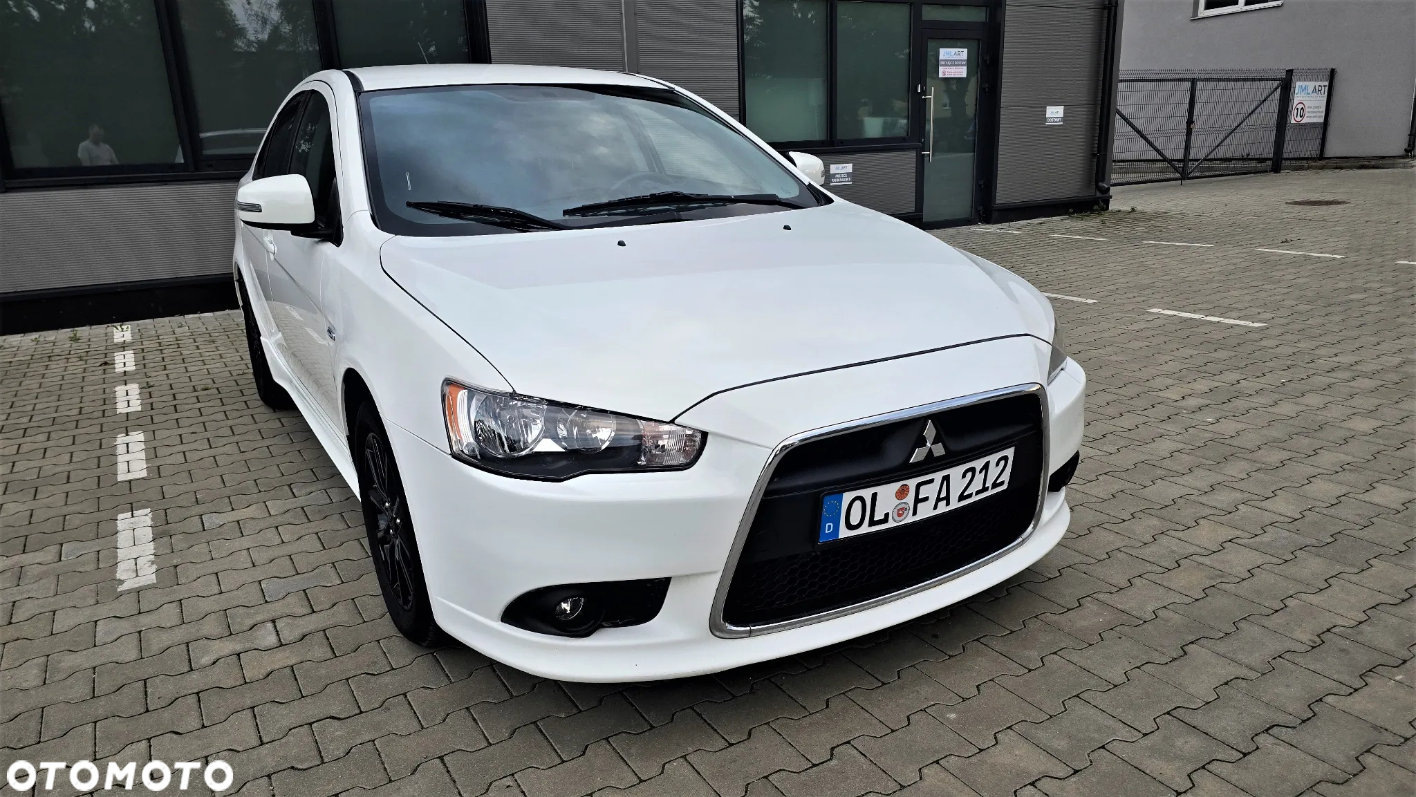 Mitsubishi Lancer Sportback 1.6 ClearTec Plus - 2