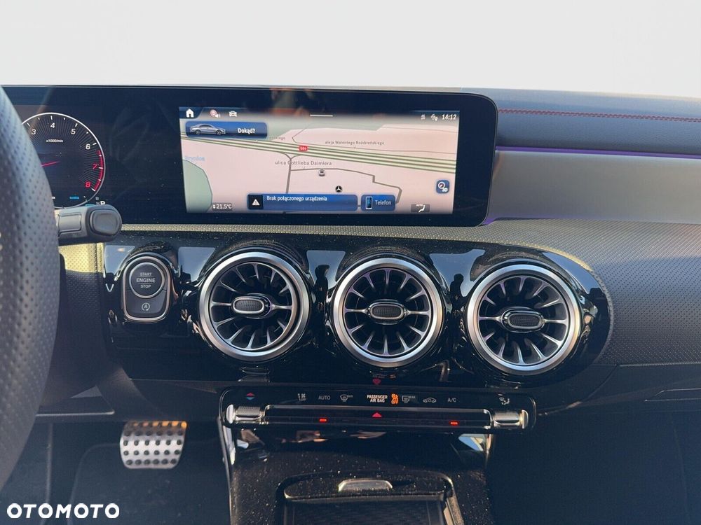 Mercedes-Benz CLA 200 AMG Line 7G-DCT - 24