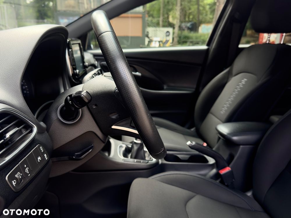Hyundai i30 1.4 GO - 16