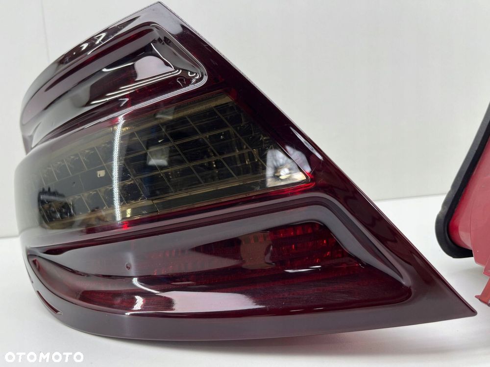 MERCEDES W204 C63 AMG LAMPY TYŁ W BŁOTNIK KOMPLET A2048202064 A2048201964 - 4