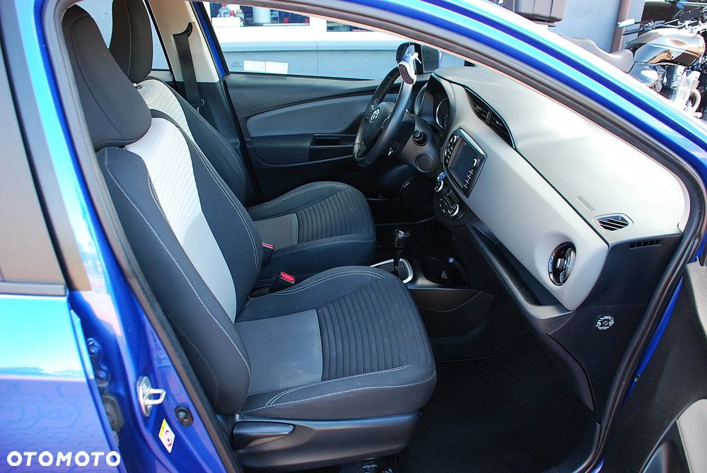 Toyota Yaris Hybrid 100 Life - 22