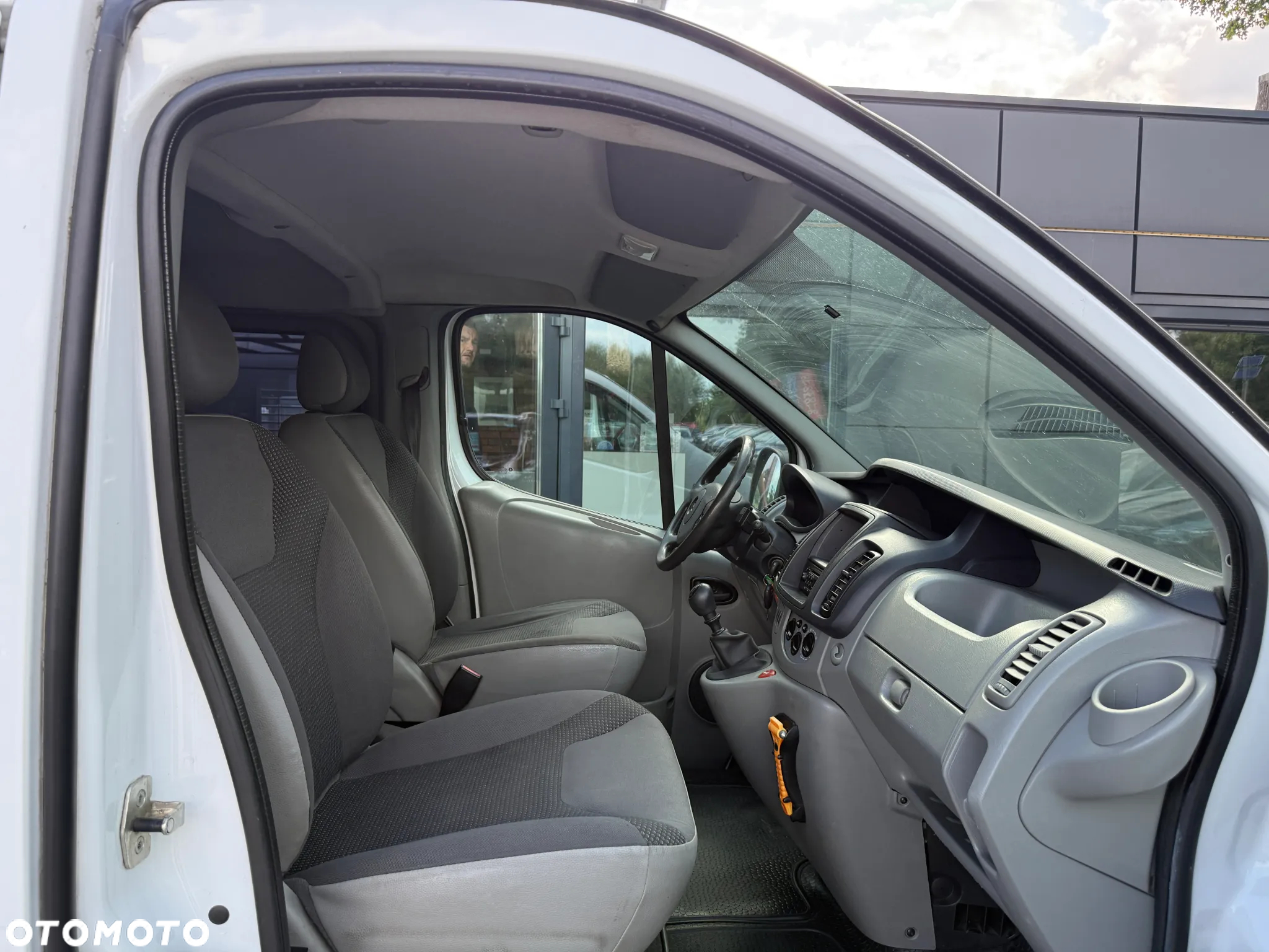 Opel Vivaro L2H1 2.9t - 28