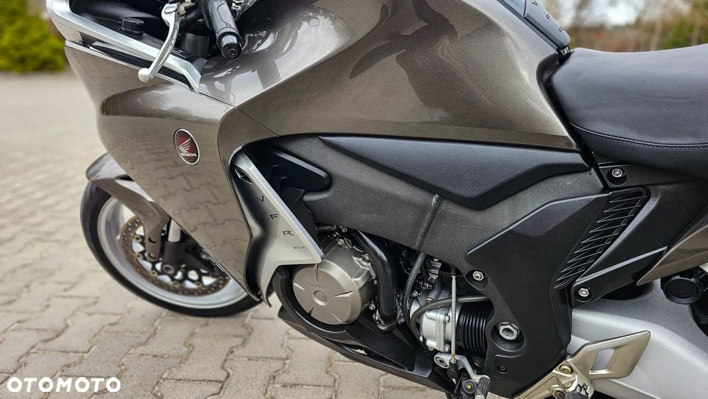 Honda VFR - 22