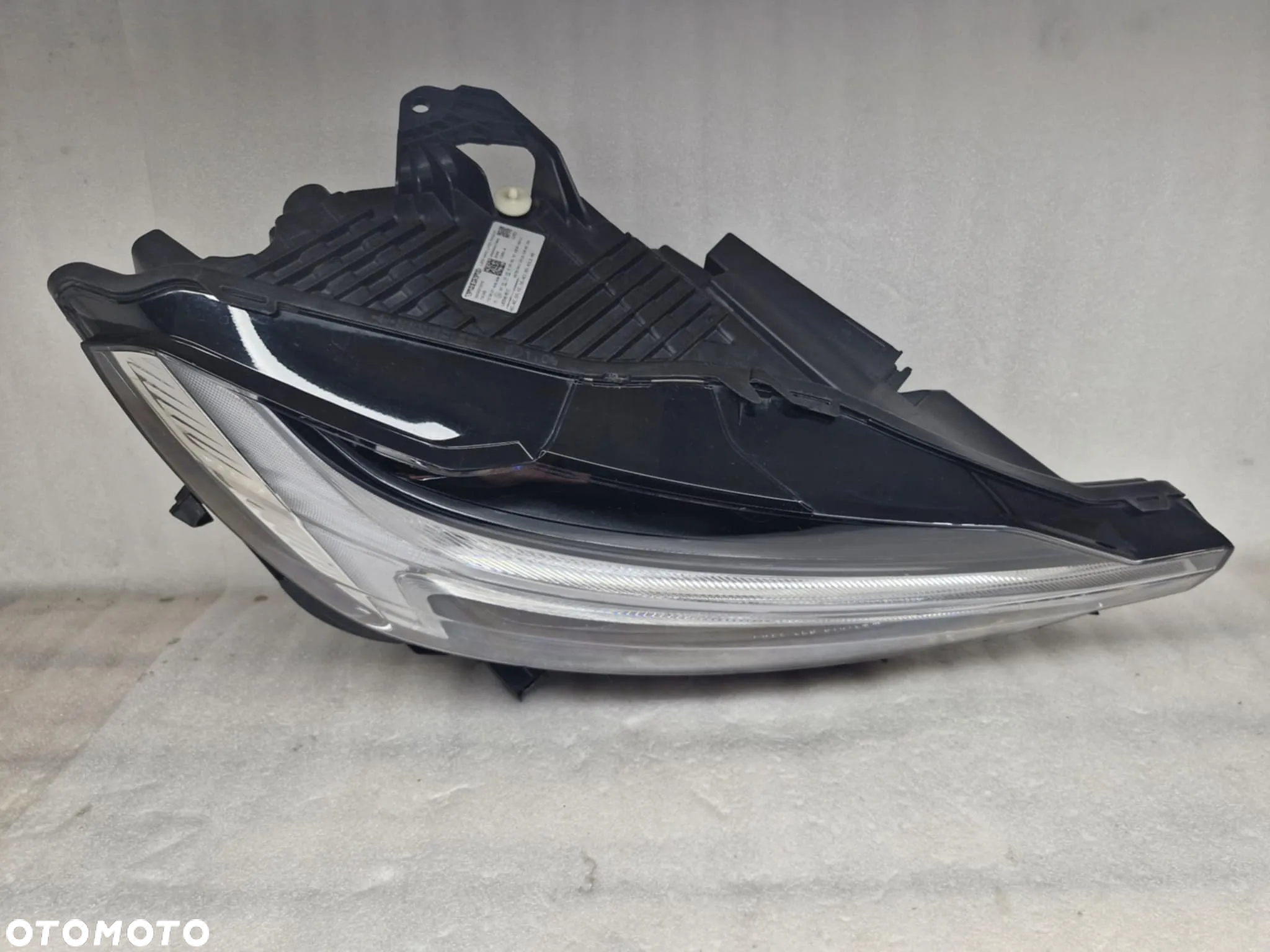 VOLVO XC60 II MID LED LAMPA LEWA/PRAWA PRZÓD 32337374/32337375 KOMPLET - 7