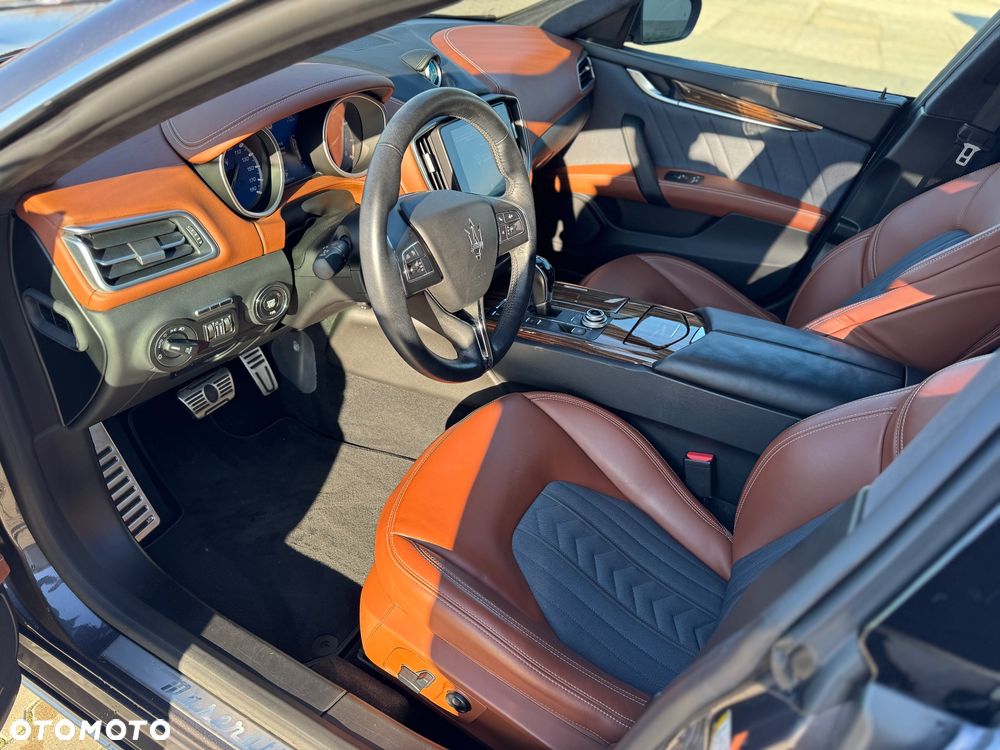 Maserati Ghibli S - 12