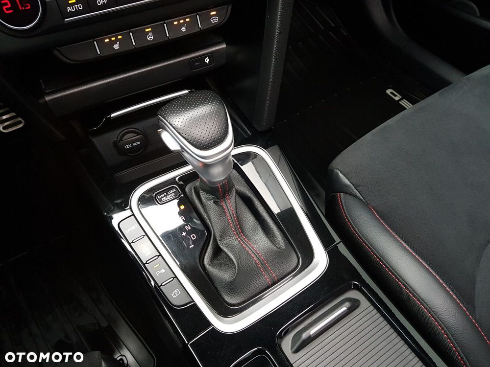 Kia ProCeed 1.6 T-GDI GT DCT - 31