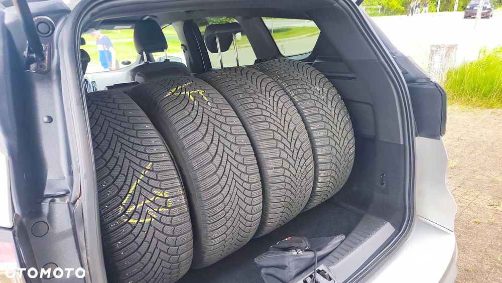 Ford Kuga 1.5 EcoBoost 2x4 ST-Line - 21