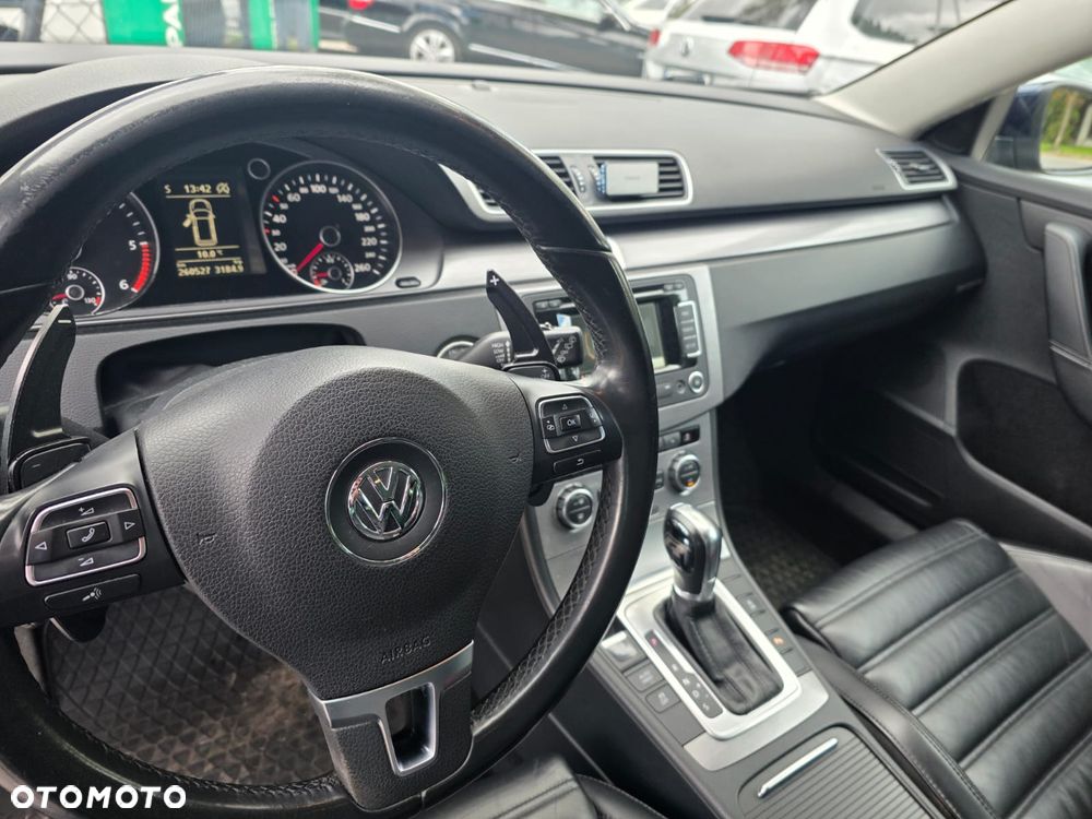 Volkswagen Passat - 13