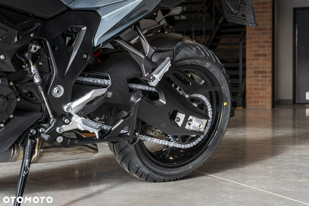 BMW XR - 18