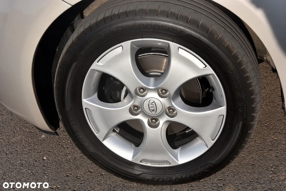 Kia Venga 1.6 L - 34