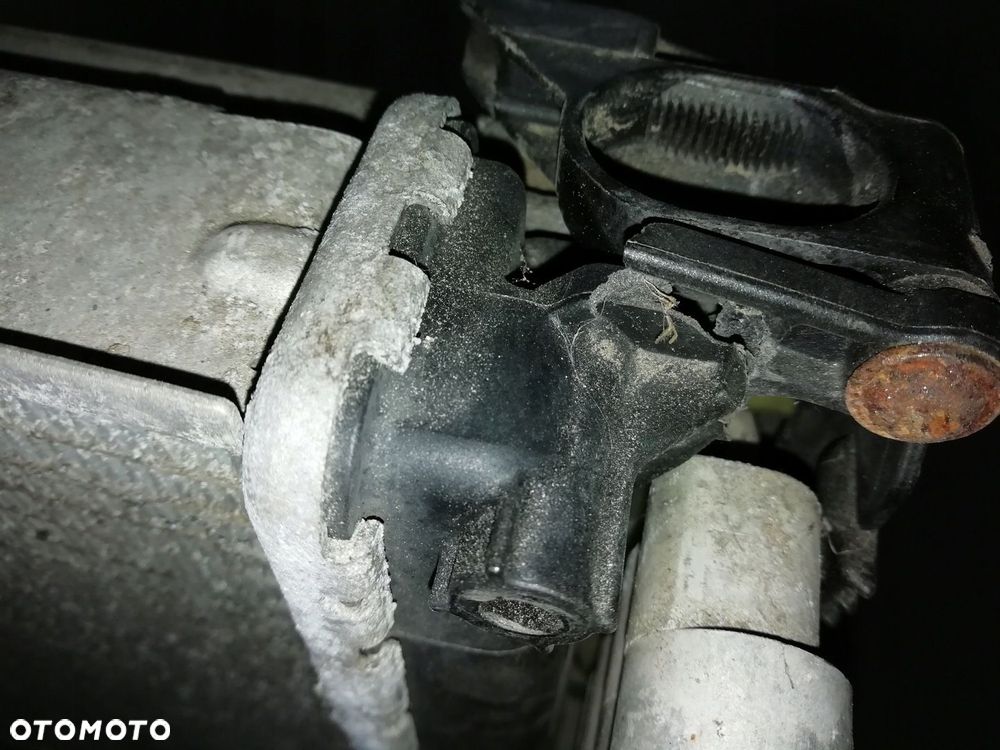 BMW E90 E91 320D N47 kpl chłodnice wzmocnienie - 3