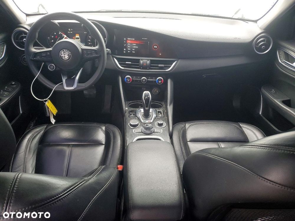 Alfa Romeo Giulia 2.0 Turbo 16V AT8-Q4 Sprint - 8