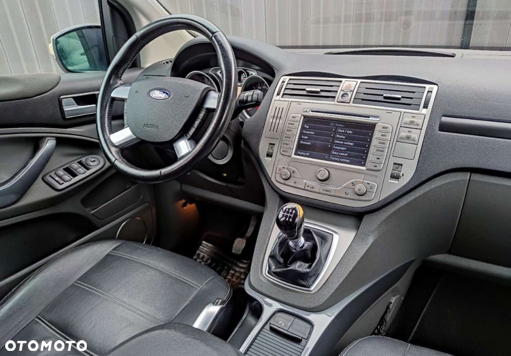 Ford Kuga 2.0 TDCi 4x4 Titanium - 29