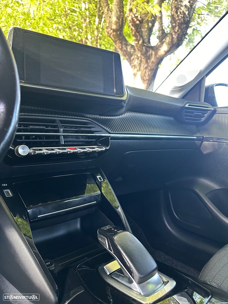 Peugeot e-208 Allure - 30