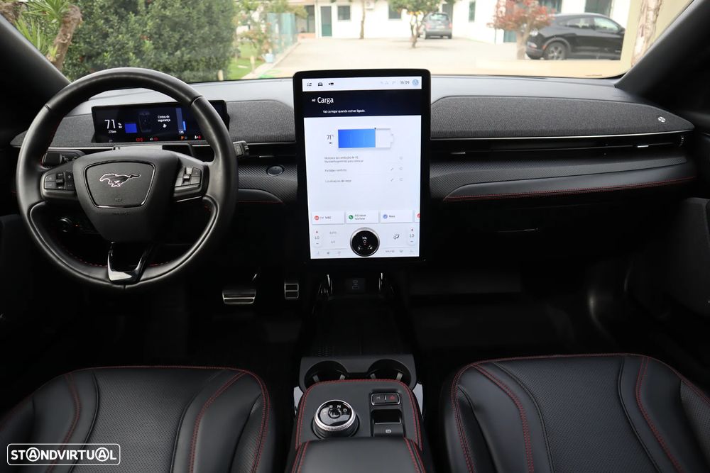 Ford Mustang Mach-E Premium AWD - 32