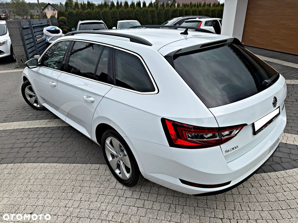 Skoda Superb 2.0 TDI DSG Style - 9