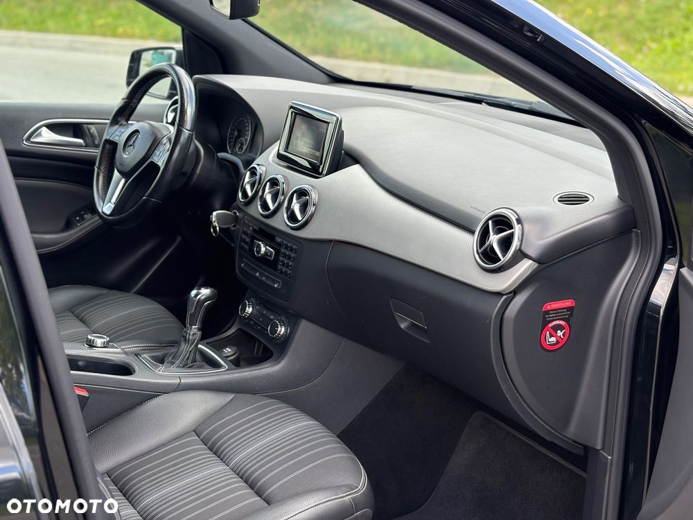 Mercedes-Benz Klasa B 180 (BlueEFFICIENCY) - 15