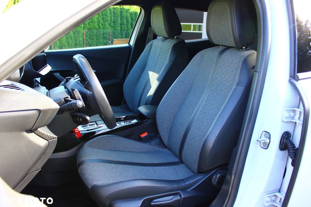 Peugeot 2008 1.5 BlueHDi Allure S&S EAT8 - 24