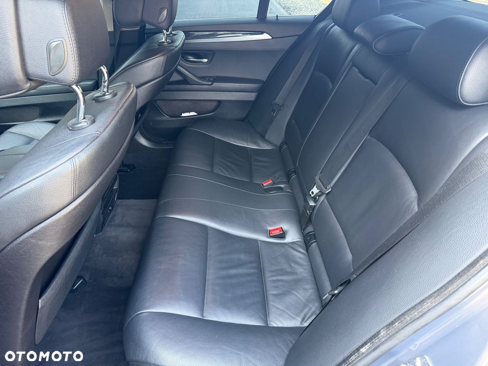 BMW Seria 5 525d xDrive - 8