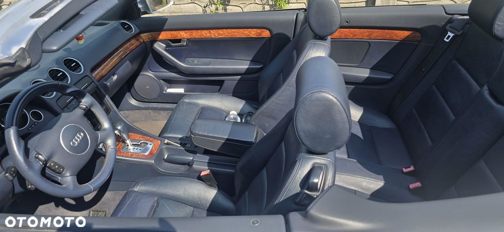 Audi A4 Cabrio - 8