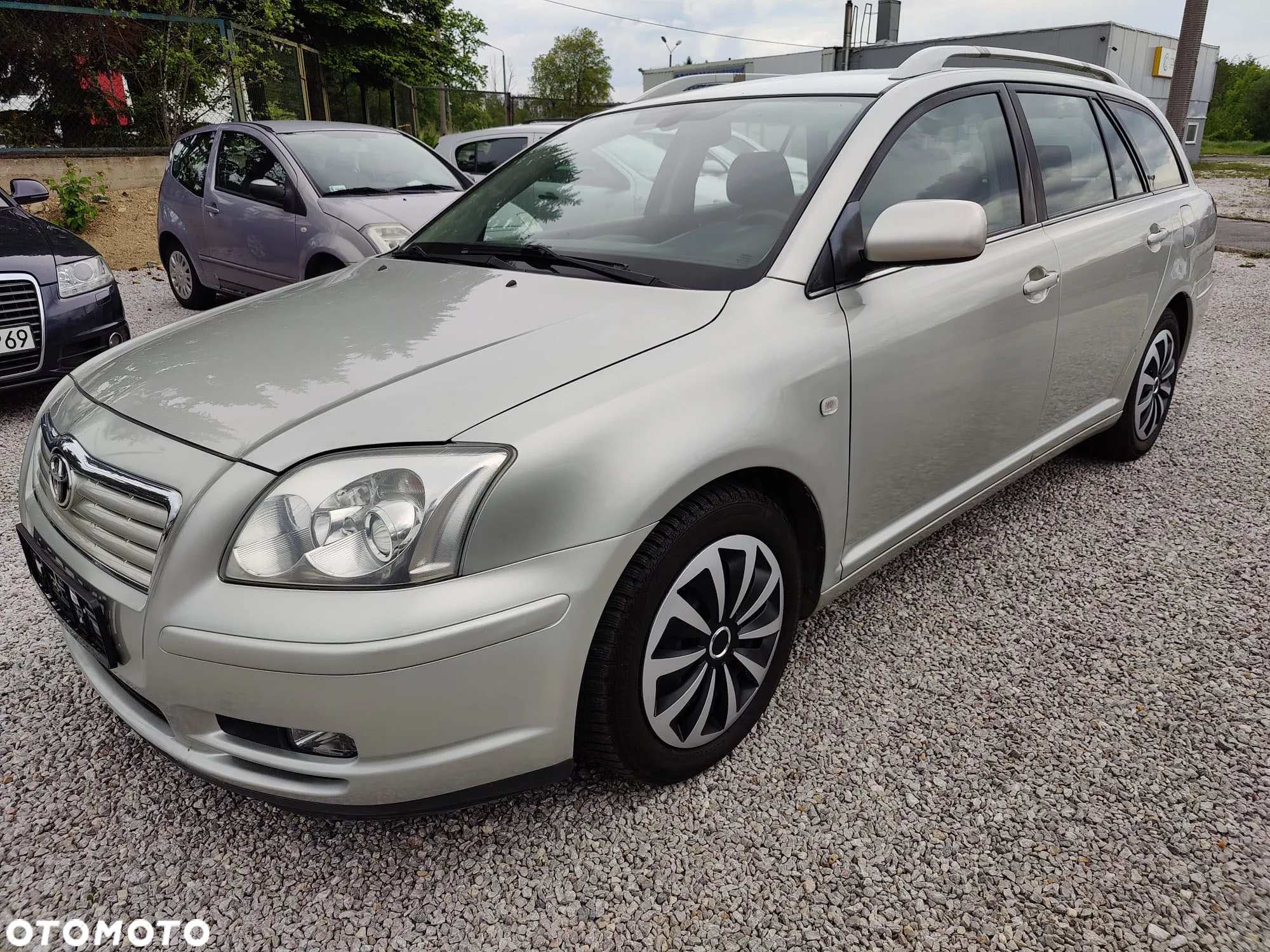 Toyota Avensis - 4