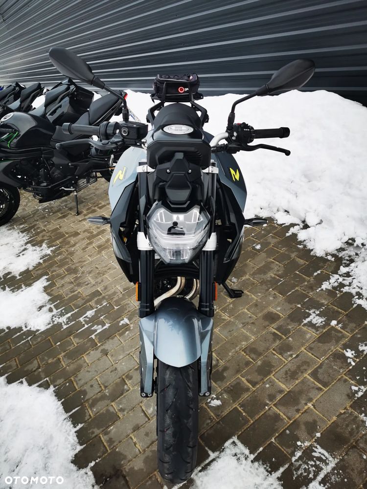 BMW F - 29