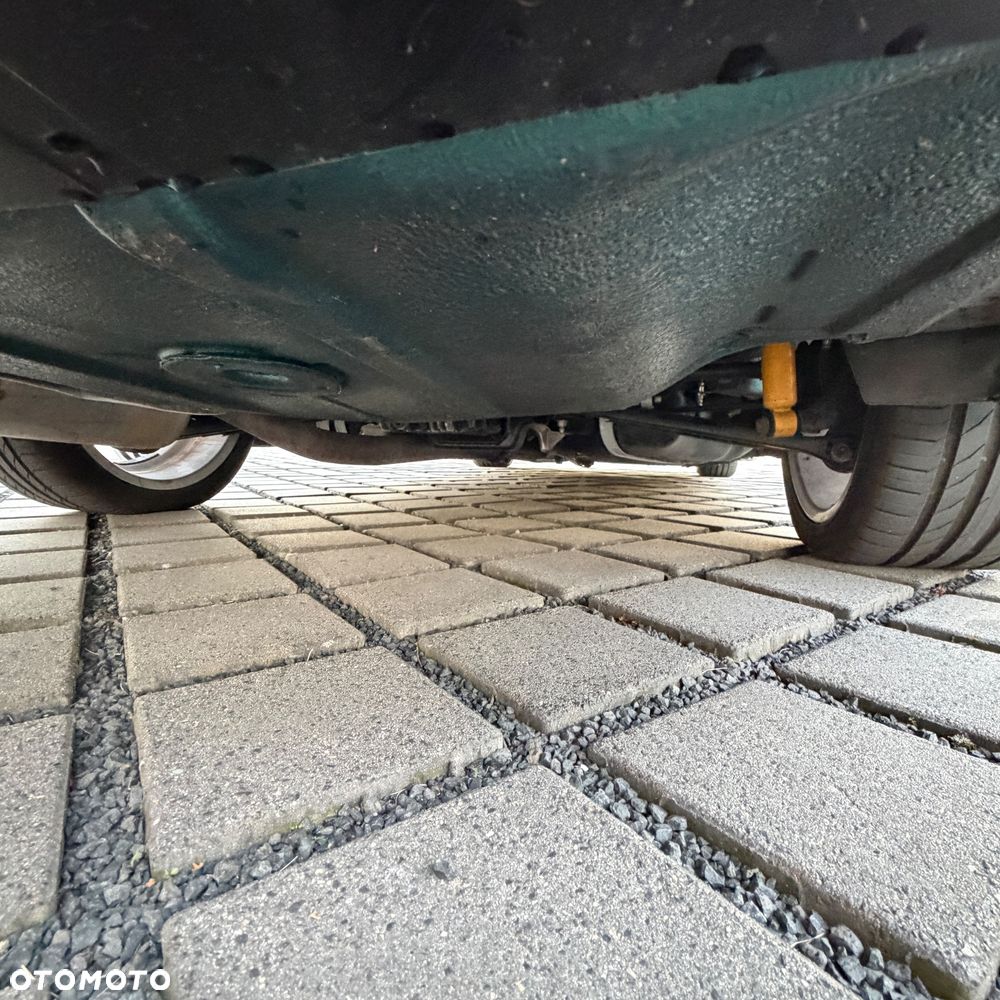 BMW Seria 3 320i - 30