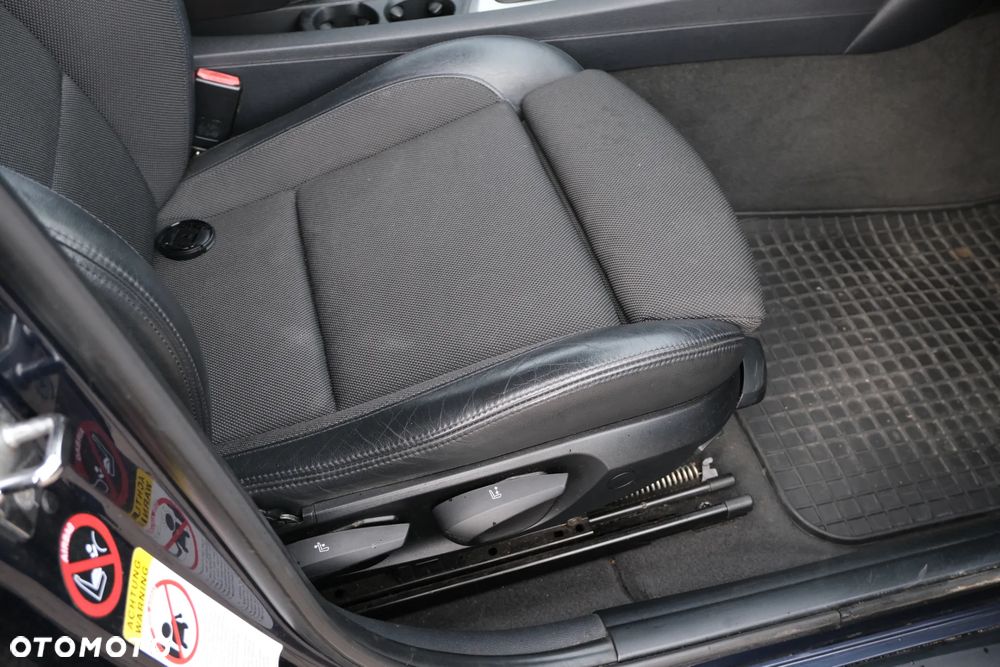 BMW Seria 1 118d - 25