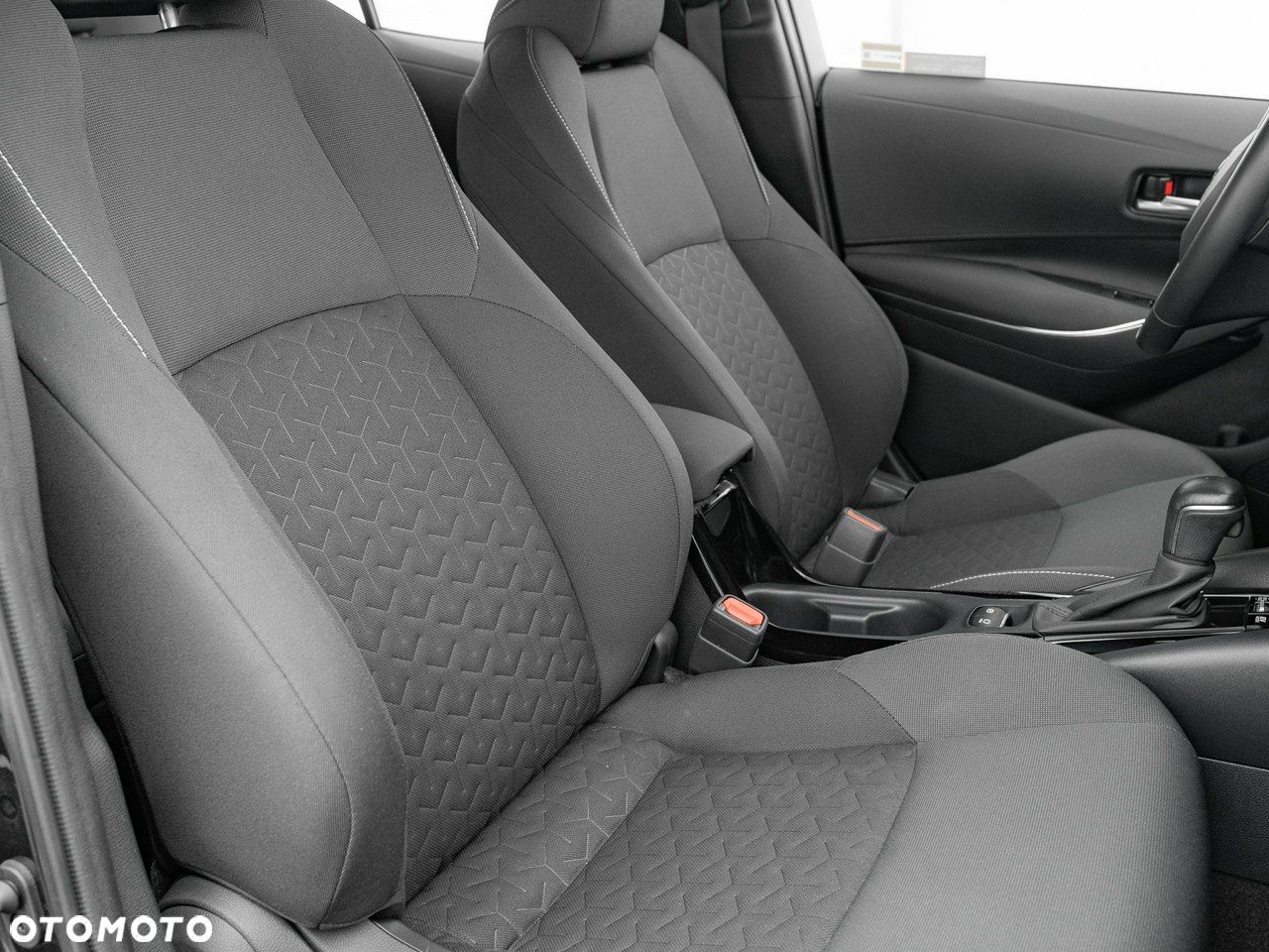 Toyota Corolla 1.8 Hybrid GPF Comfort - 34