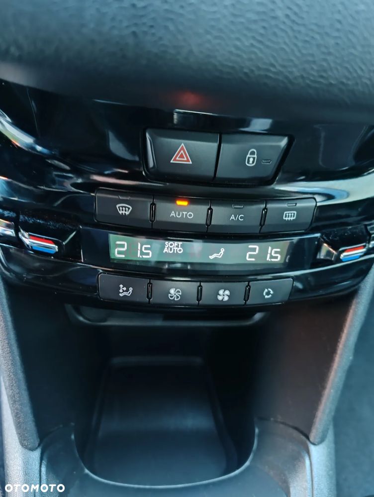 Peugeot 208 1.2 PureTech Allure - 10