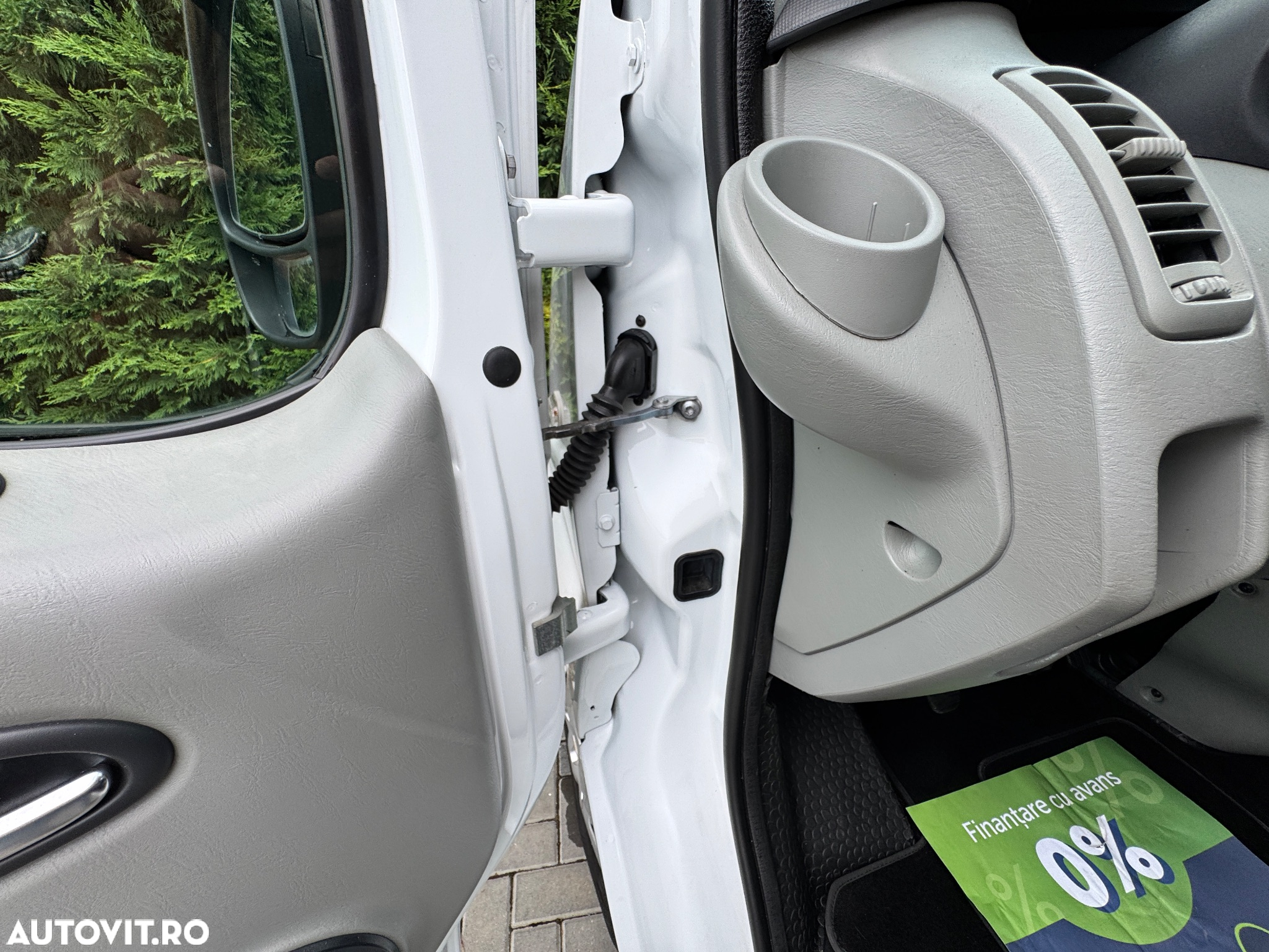 Opel Vivaro - 25