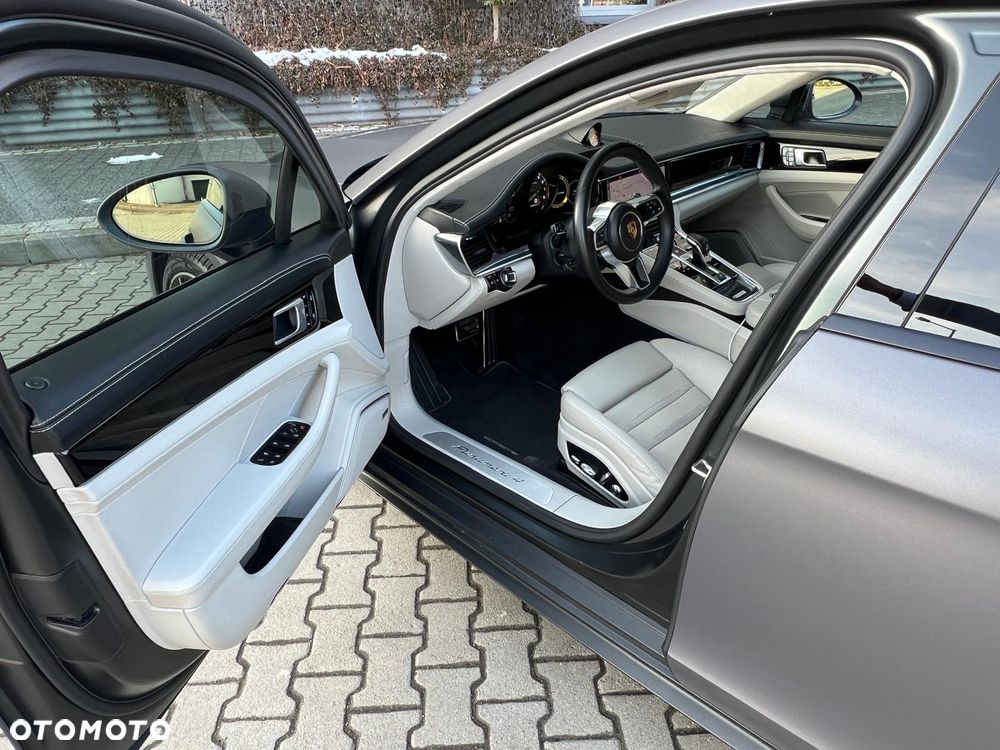 Porsche Panamera 4 E-Hybrid Executive - 11