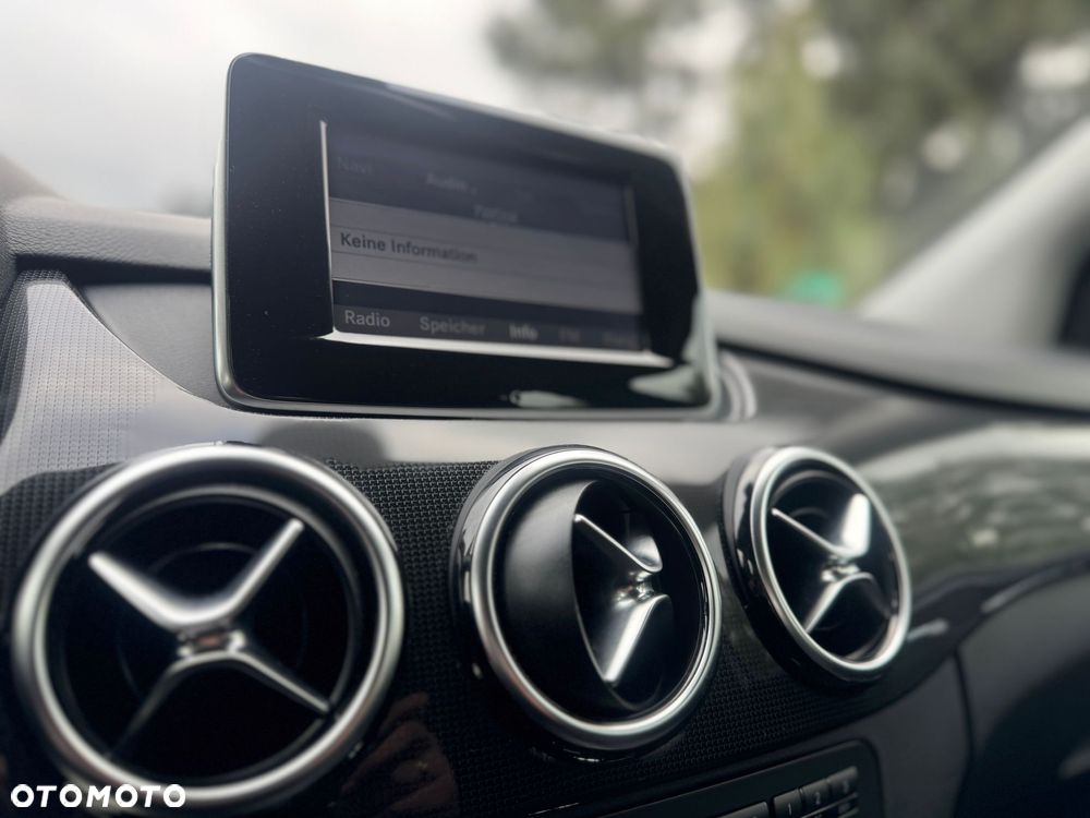 Mercedes-Benz Klasa B 180 BlueEFFICIENCY Edition Style - 14