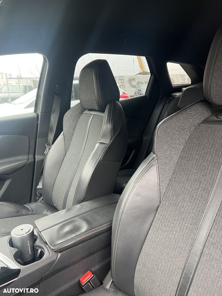 Peugeot 3008 1.6 BlueHDI S&S EAT6 GT-Line - 13