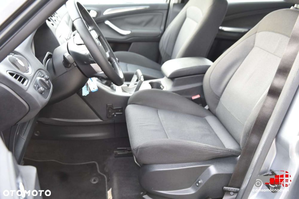 Ford S-Max - 14