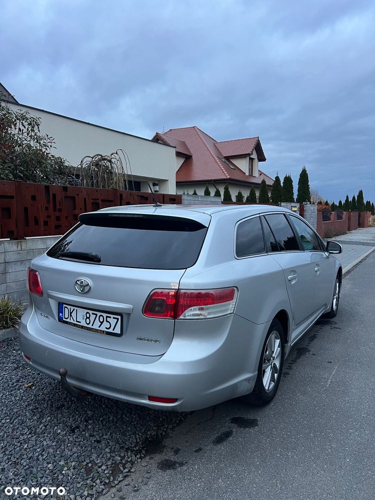 Toyota Avensis 2.0 D-4D - 6