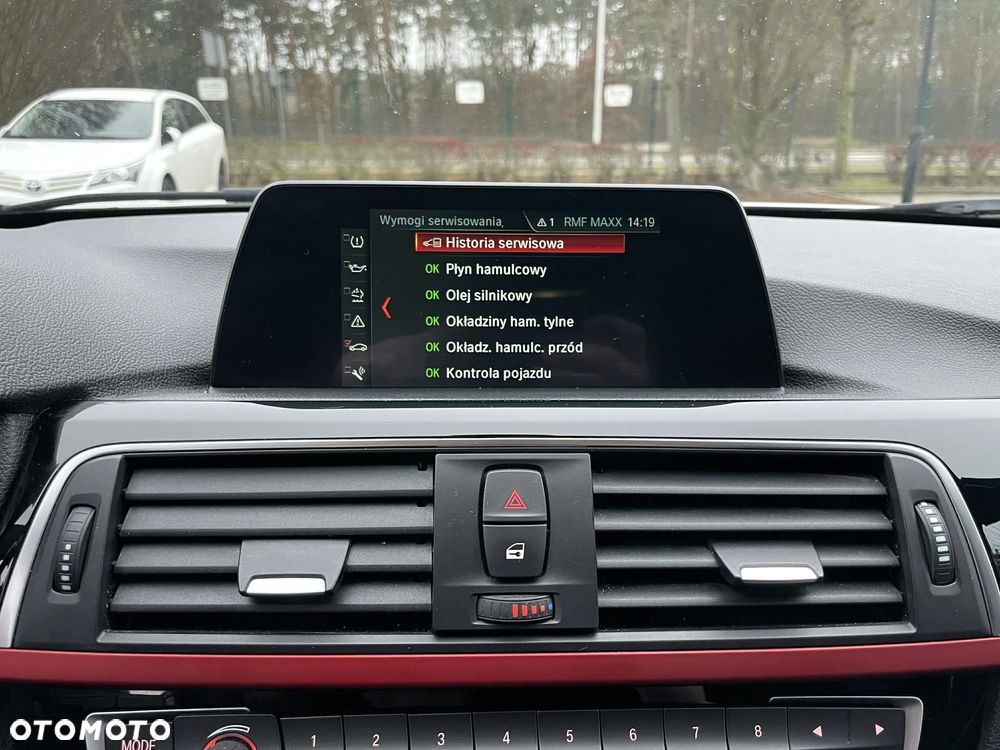 BMW Seria 3 318d Sport Line - 15