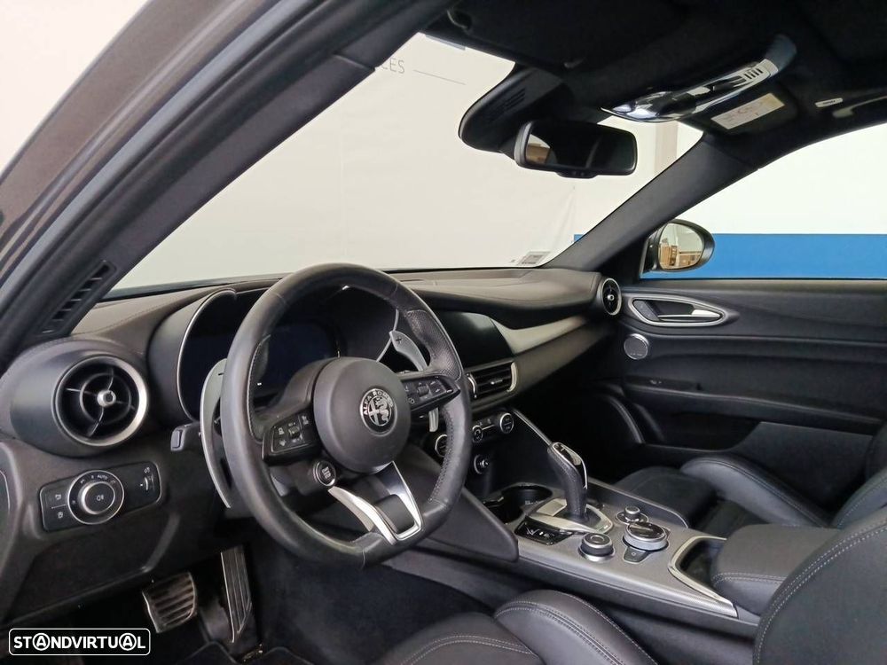 Alfa Romeo Giulia 2.2 D Sprint Q4 AT8 - 8