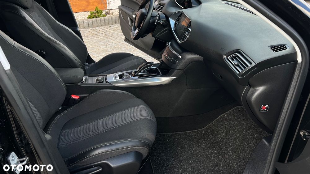 Peugeot 308 BlueHDi 130 EAT8 Stop & Start Allure Business-Paket - 21