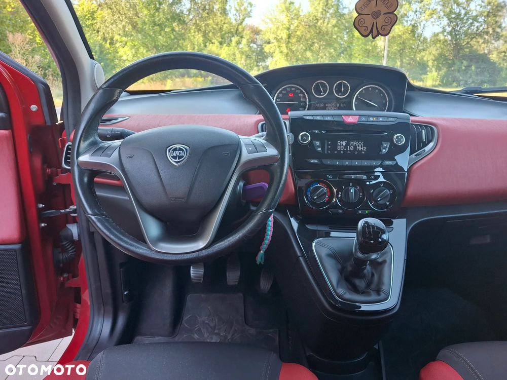 Lancia Ypsilon - 8