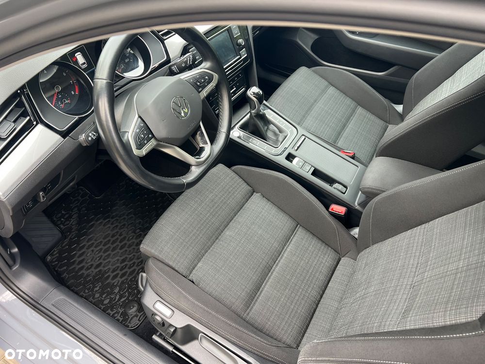 Volkswagen Passat 1.5 TSI EVO Business - 17