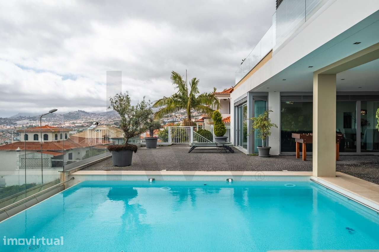 Moradia T4  na Rua Cidade New Bredford / Quinta do Faial - Grande imagem: 2/41