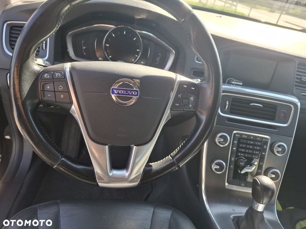 Volvo V60 D2 Summum - 10